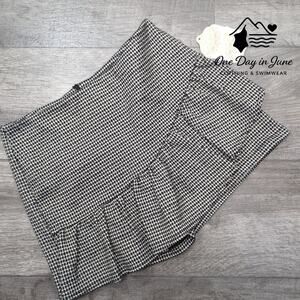 Altar'd State Mini Skort Size S